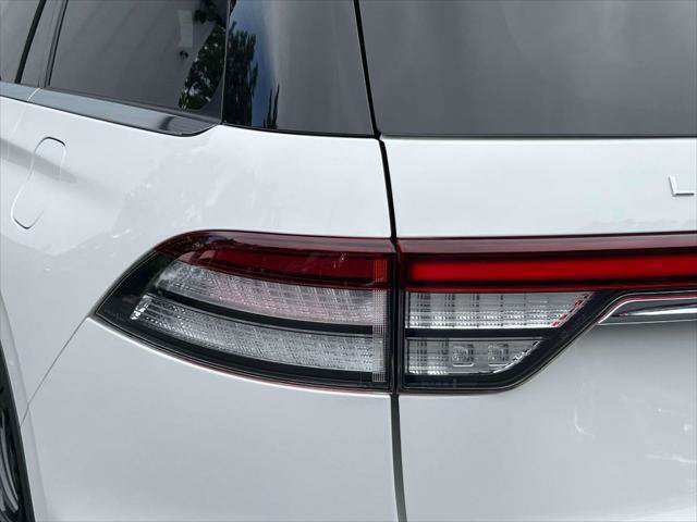 Used 2023 Lincoln Aviator AWD w/ Premium Package image 13