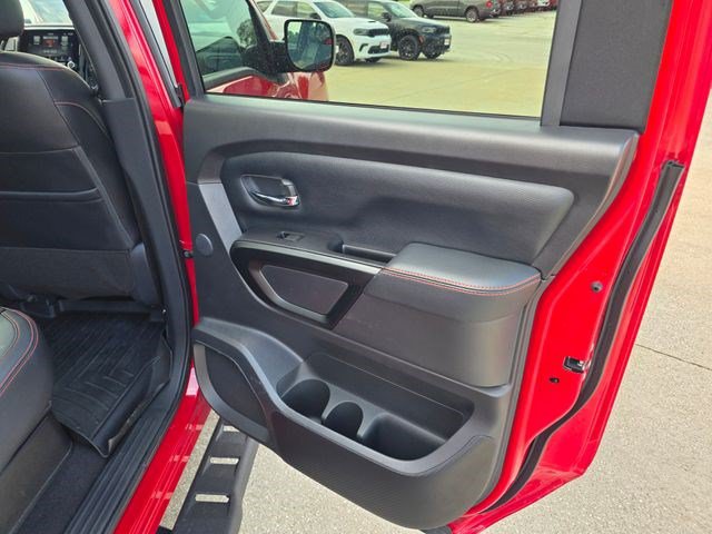 Used 2024 Nissan Titan PRO-4X w/ Pro-4x Convenience Package AWD/4WD image 11