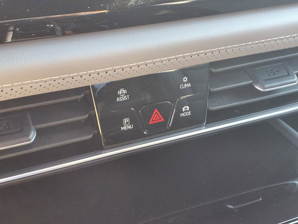 New 2025 Volkswagen Atlas Cross Sport SEL image 18