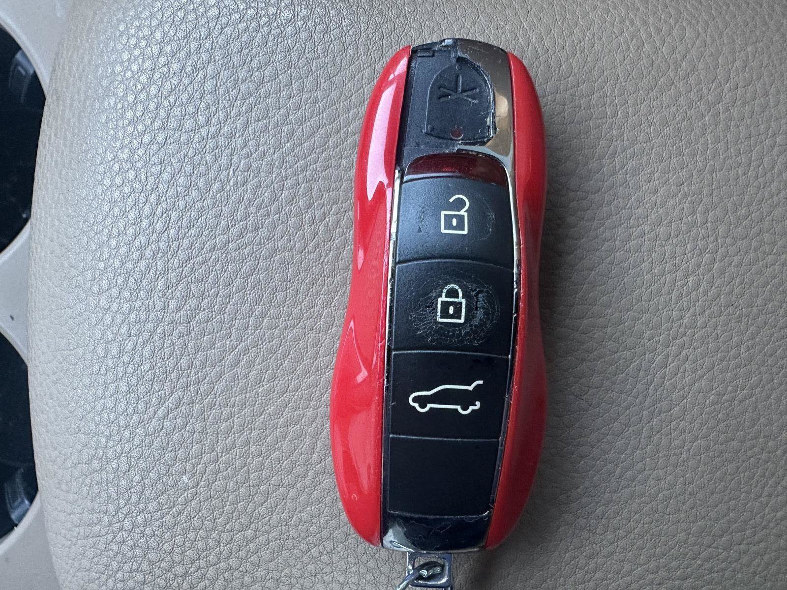 Used 2019 Porsche Macan AWD/4WD image 15