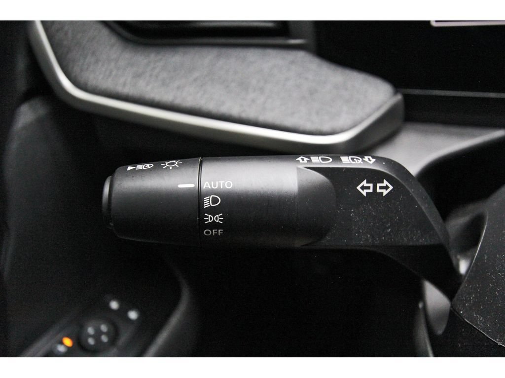 Used 2026 Nissan Kicks SV w/ SV Premium Package FWD image 17