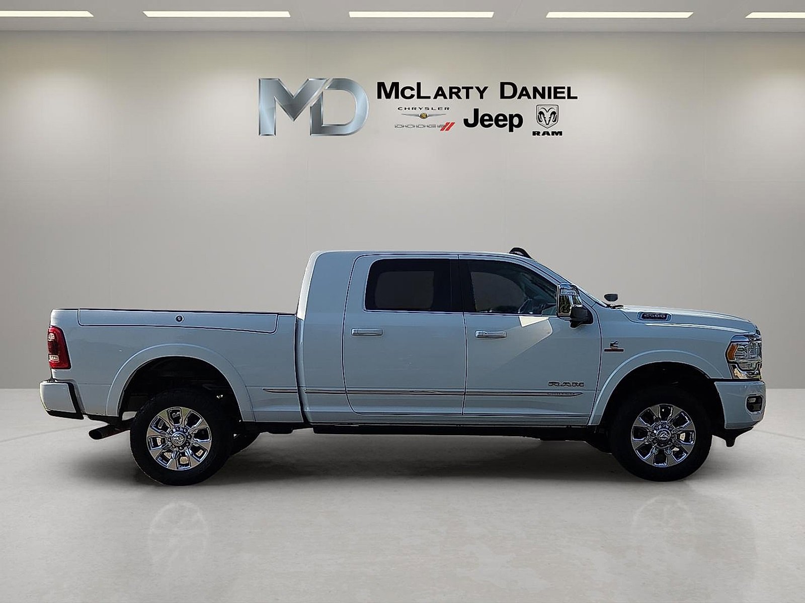 Used 2023 RAM 2500 Limited image 6