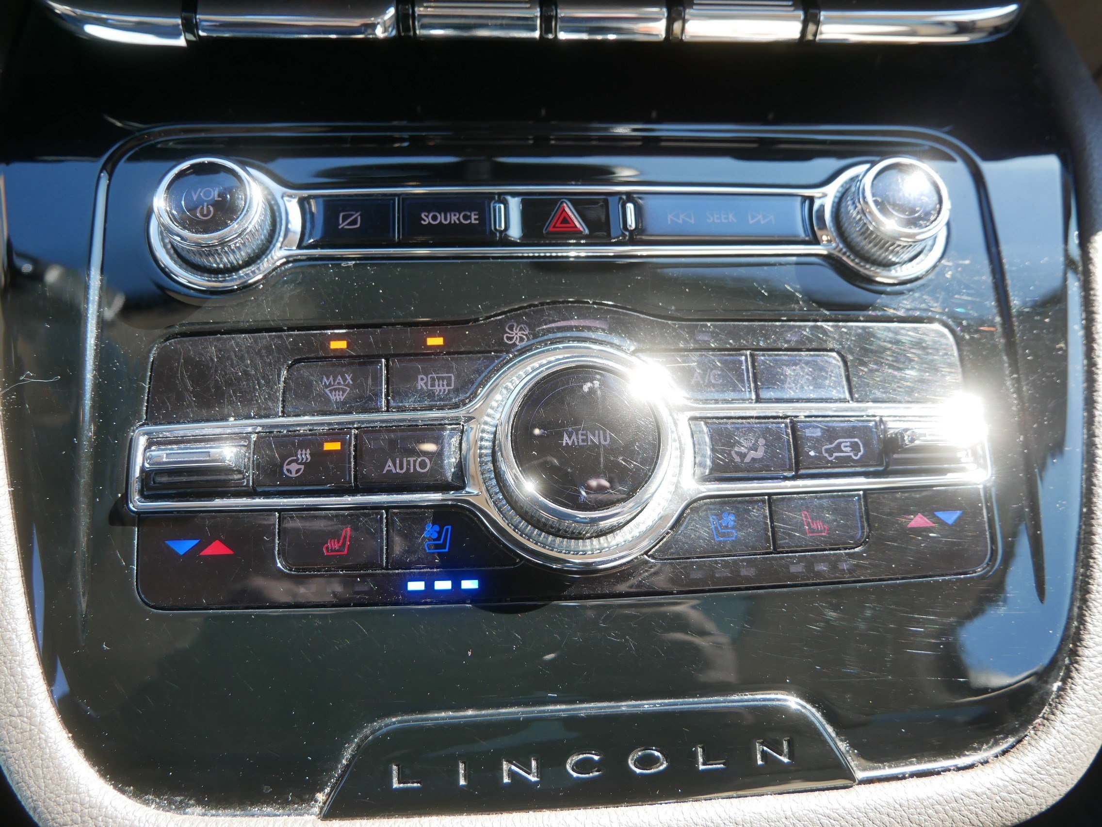 Used 2021 Lincoln Corsair AWD w/ Premium Package image 29