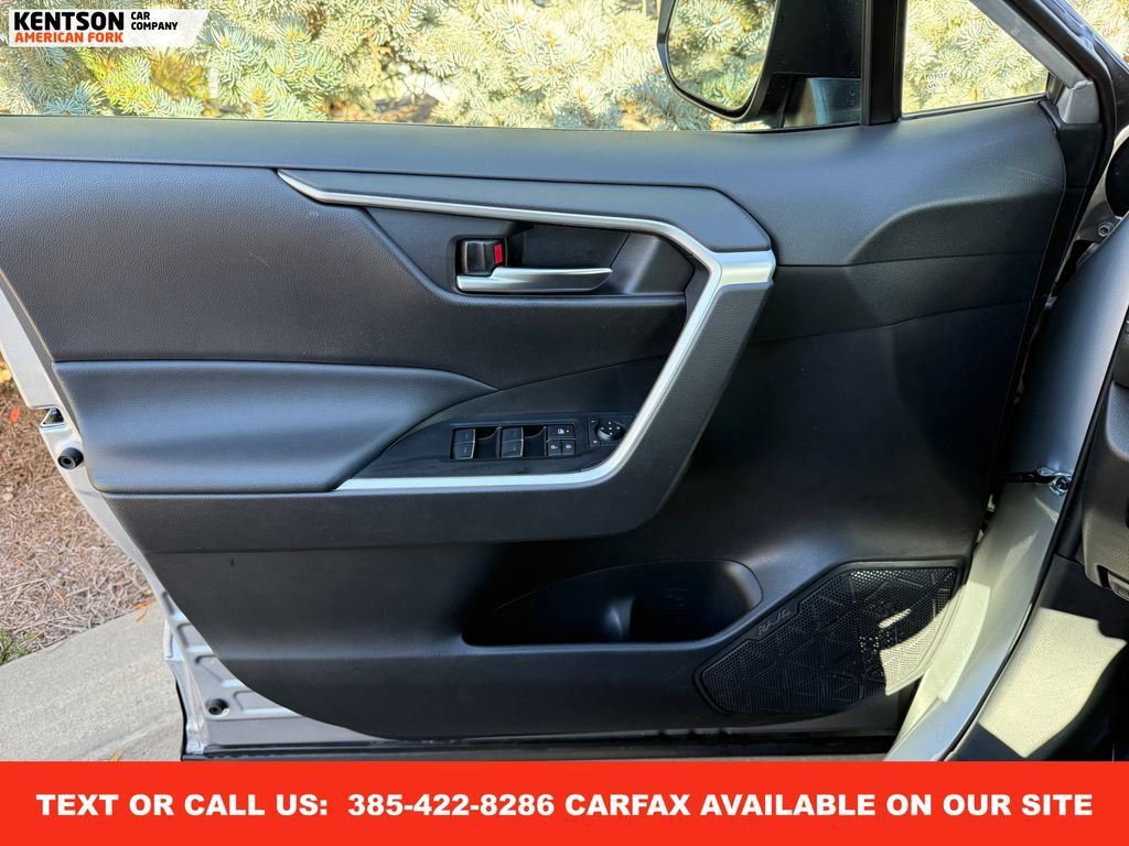 Used 2025 Toyota RAV4 XLE image 18