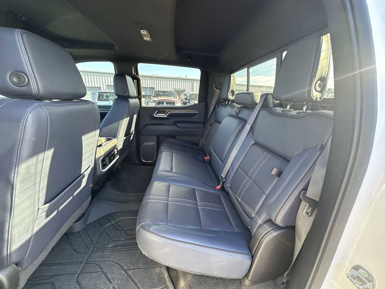 Used 2022 Chevrolet Silverado 1500 High Country w/ Technology Package image 24