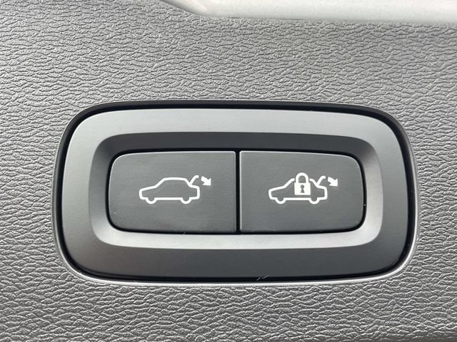 Used 2024 Volvo V60 B5 Cross Country Plus w/ Climate Package AWD/4WD image 17