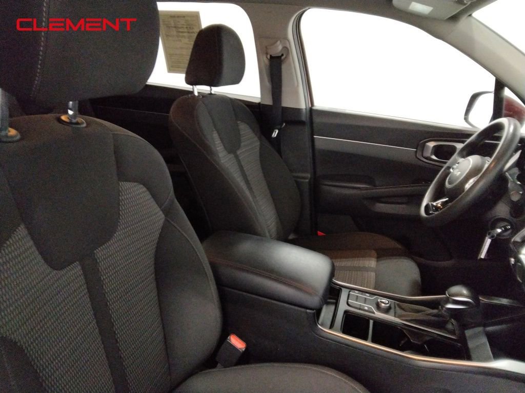 Used 2022 Kia Sorento LX image 34