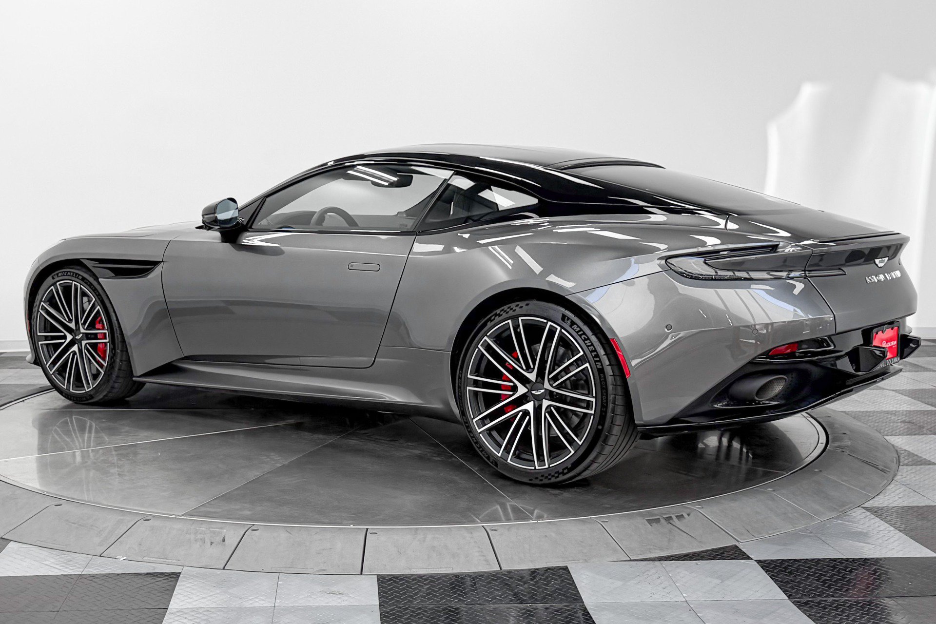 Used 2024 Aston Martin DB12 Coupe RWD image 7