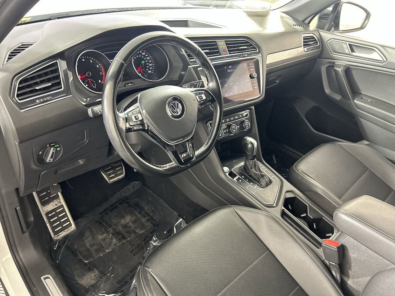 Used 2021 Volkswagen Tiguan SE R-Line image 12