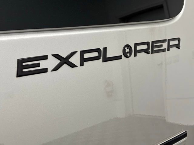 New 2025 GMC Savana 2500 Extended w/ Driver Convenience Package image 19