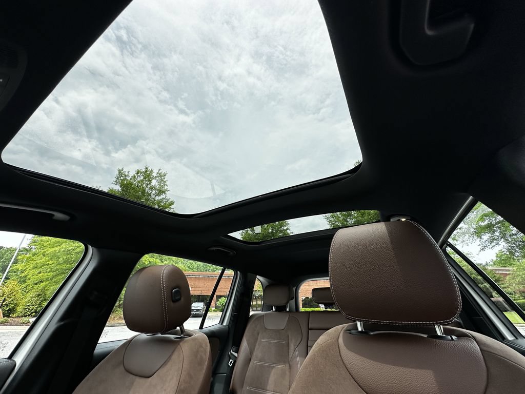 Certified 2025 Mercedes-Benz GLB 35 AMG 4MATIC image 34