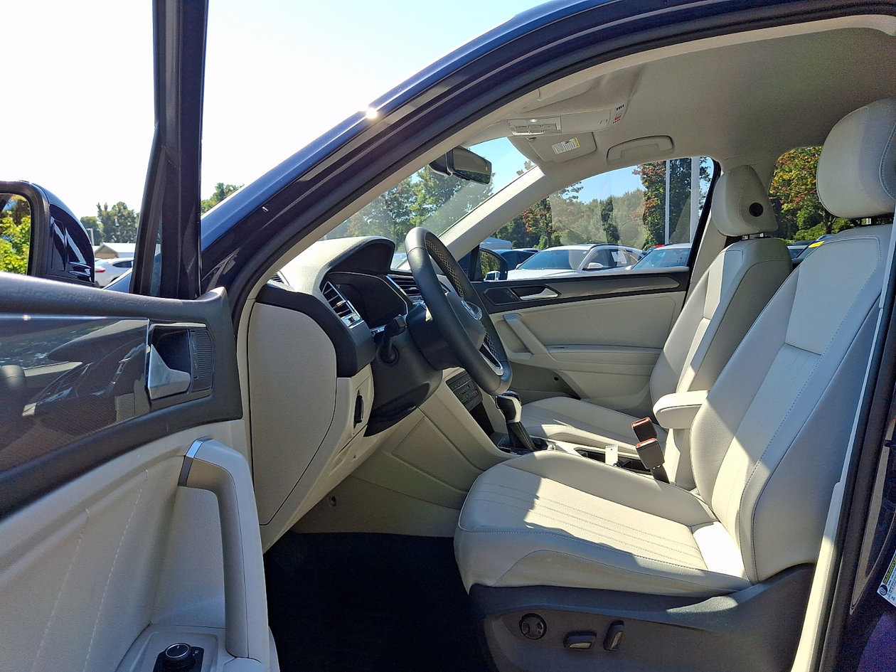 Certified 2024 Volkswagen Tiguan SE FWD image 13