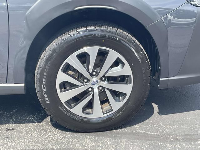 Used 2024 Subaru Outback Premium AWD/4WD image 4