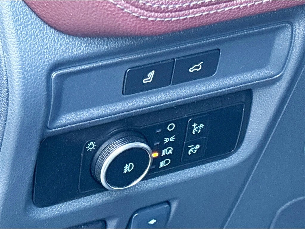 Used 2024 Ford Expedition Max Limited image 10