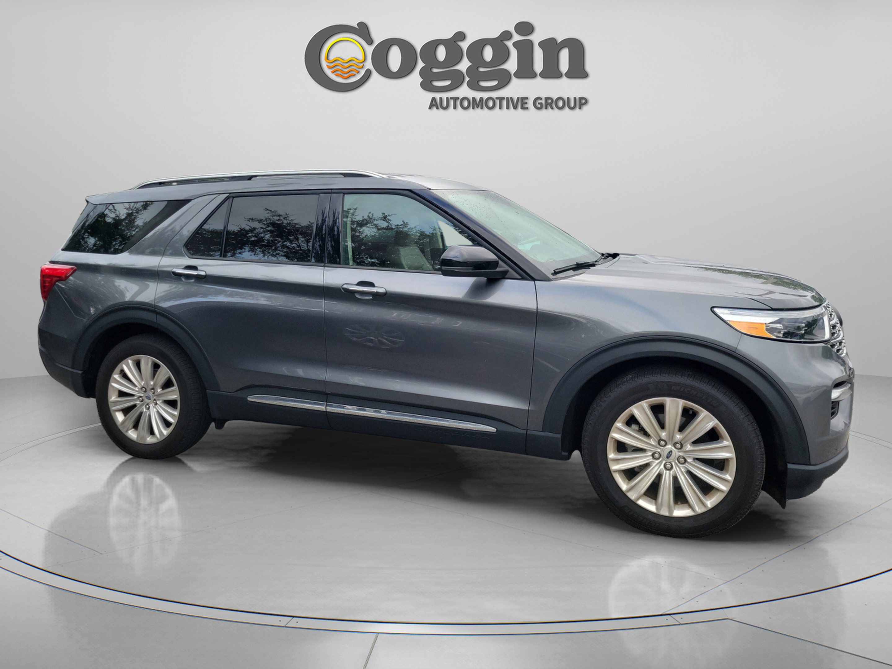 Used 2024 Ford Explorer Limited w/ Limited Technology Package RWD image 6