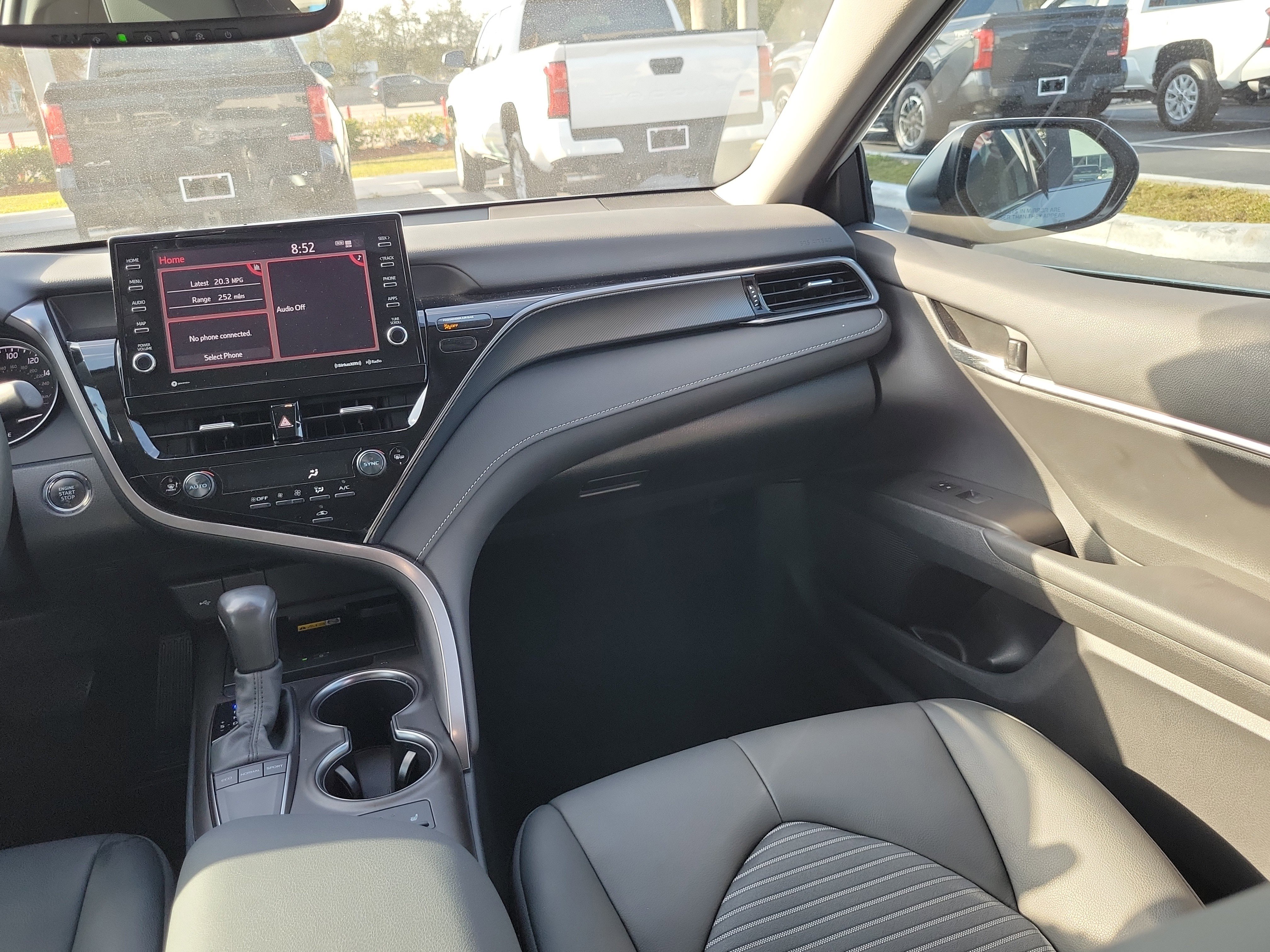 Used 2024 Toyota Camry SE w/ Cold Weather Package FWD image 17