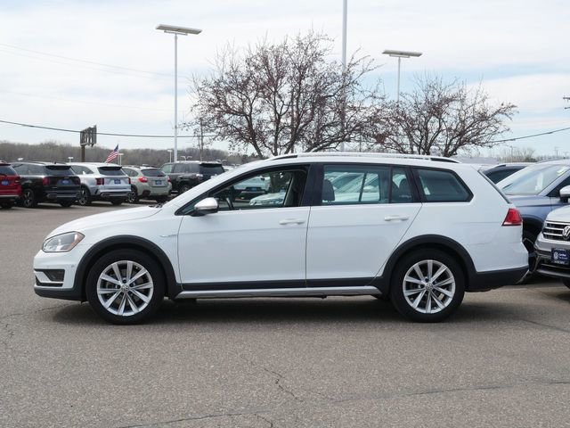 Used 2017 Volkswagen Golf Alltrack SEL image 4