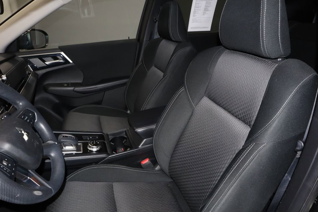 Used 2022 Mitsubishi Outlander ES image 25