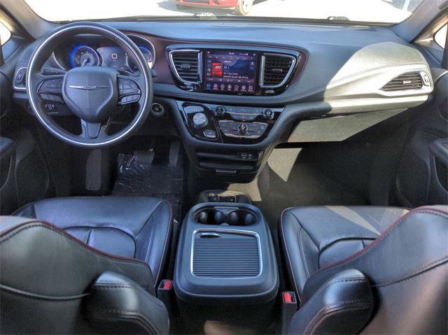 Certified 2020 Chrysler Pacifica Limited FWD image 16