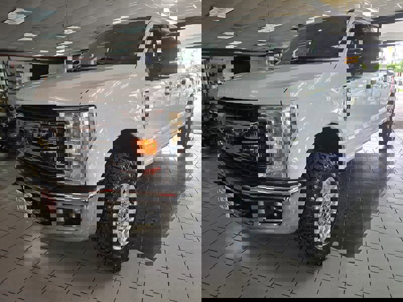 Used 2019 Ford F350 XLT w/ XLT Value Package image 1