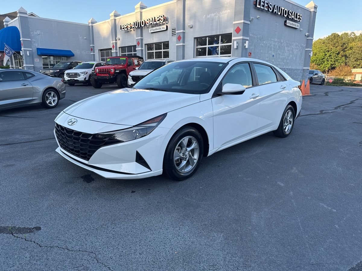 Used 2023 Hyundai Elantra SE FWD image 3