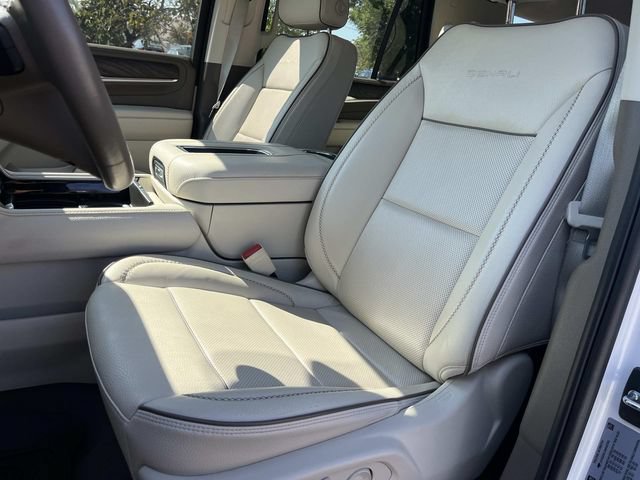 Used 2022 GMC Yukon Denali AWD/4WD image 35