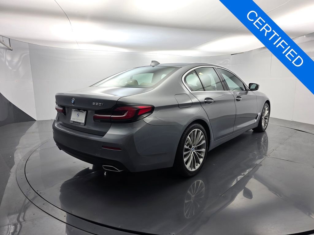 Used 2023 BMW 530i w/ Premium Package image 4