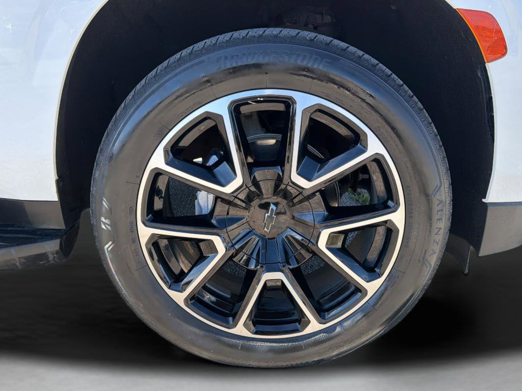 Used 2024 Chevrolet Suburban RST image 9
