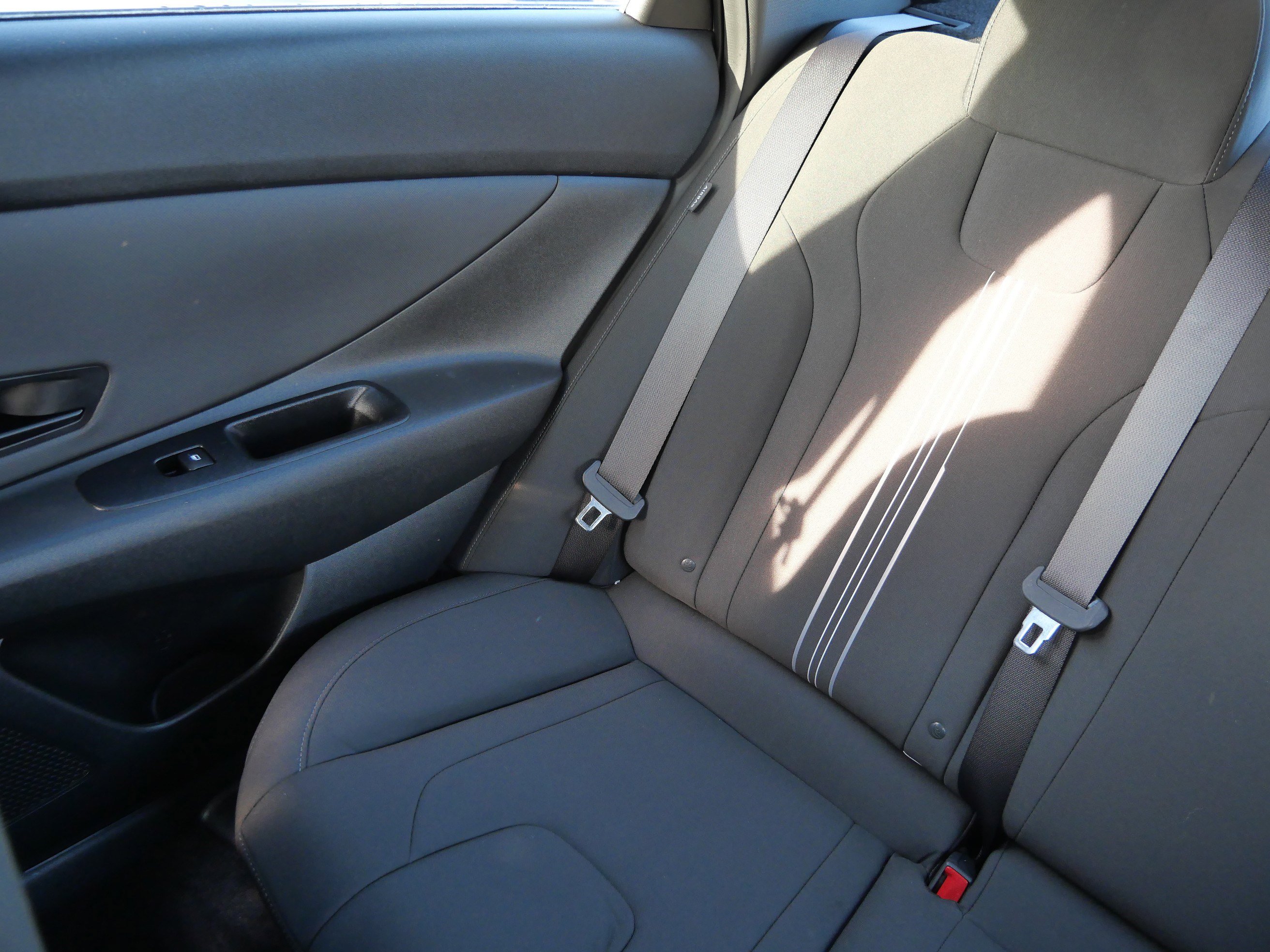 Certified 2025 Hyundai Elantra Sport image 12