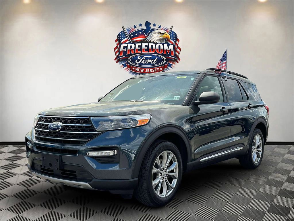 Used 2023 Ford Explorer XLT w/ Equipment Group 202A image 2