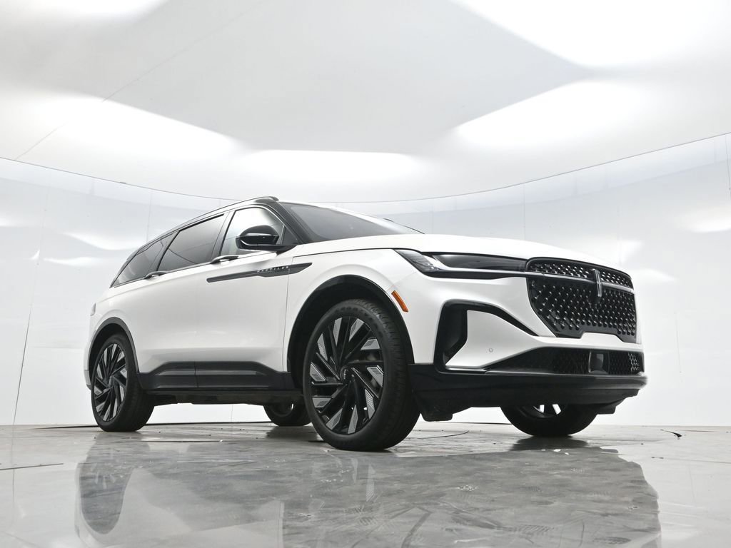 Used 2025 Lincoln Nautilus Reserve w/ Jet Appearance Package image 51