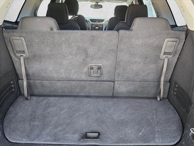 Used 2017 Chevrolet Traverse LT w/ Style and Technology Package image 6