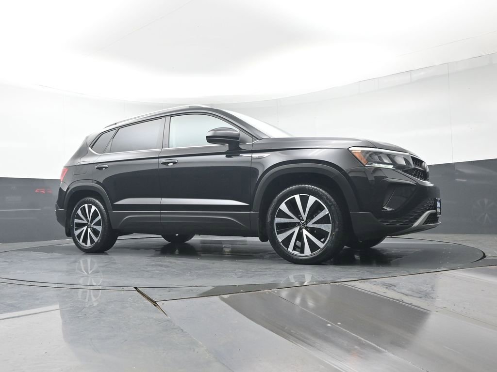 Used 2022 Volkswagen Taos SE w/ Panoramic Sunroof Package image 36