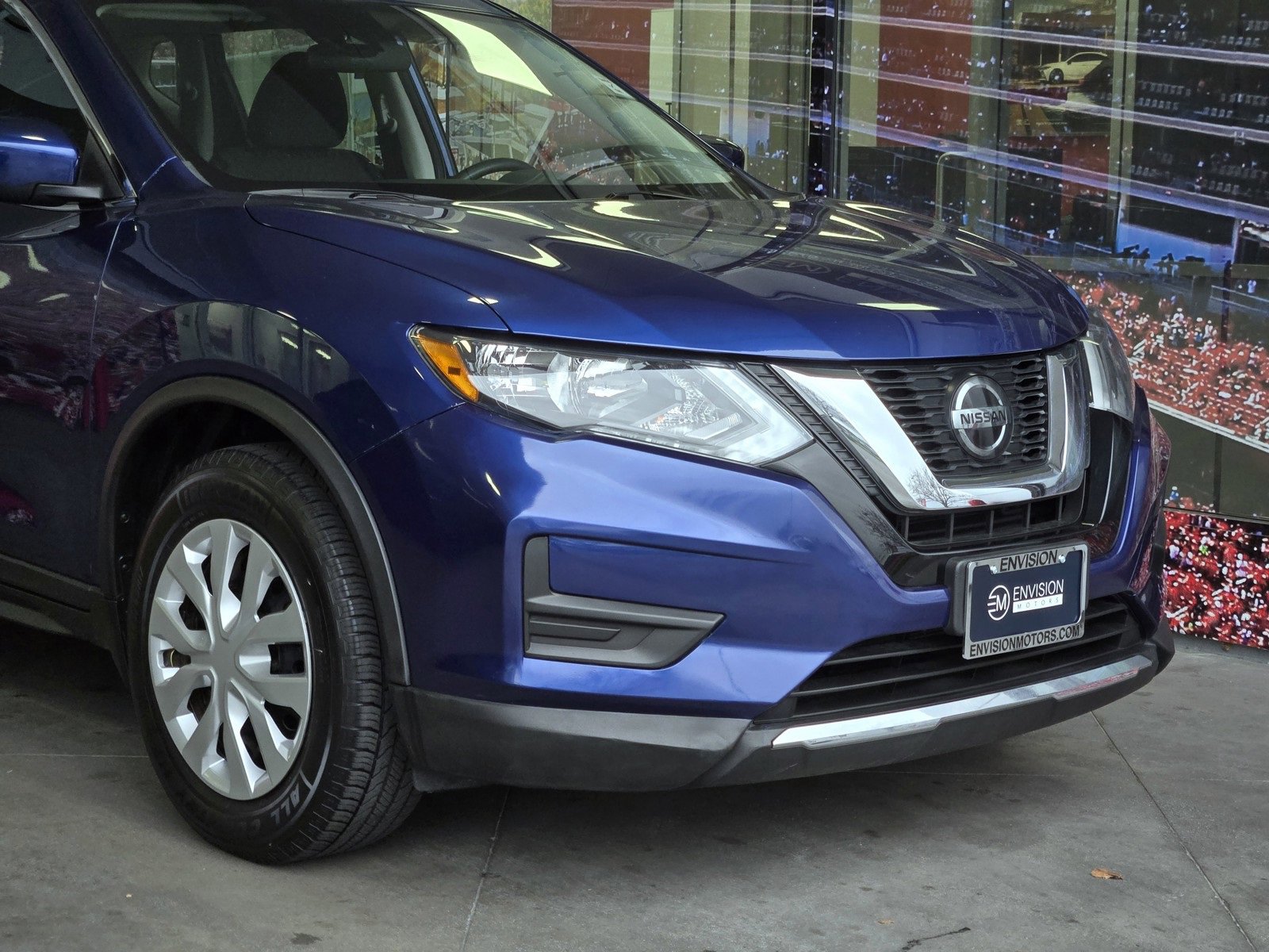 Used 2020 Nissan Rogue S image 2