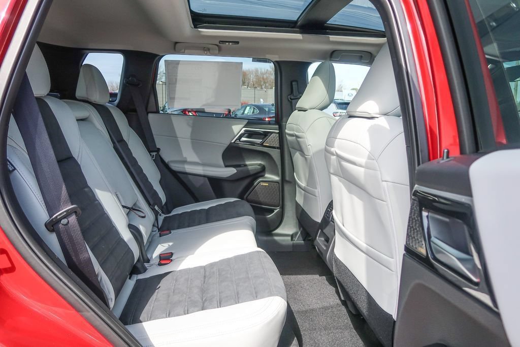 New 2026 Mitsubishi Outlander SE AWD/4WD image 15