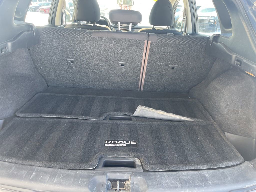Used 2019 Nissan Rogue Sport S image 16
