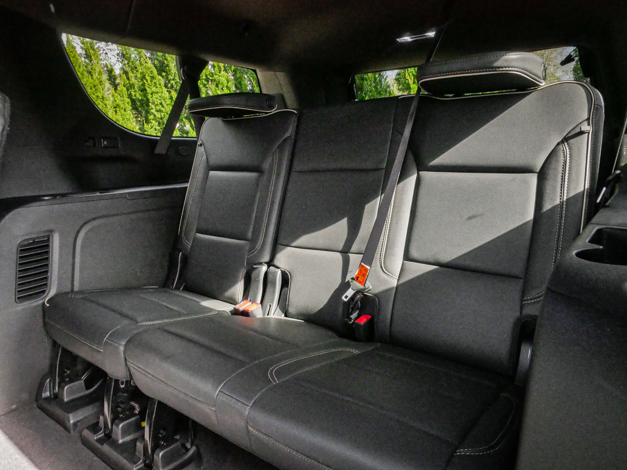 Used 2023 GMC Yukon XL SLT AWD/4WD image 32