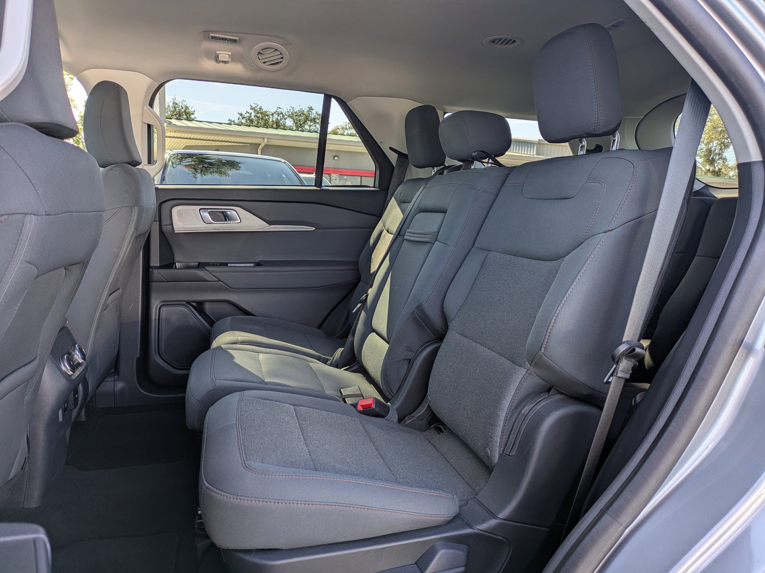 Used 2025 Ford Explorer Active image 15