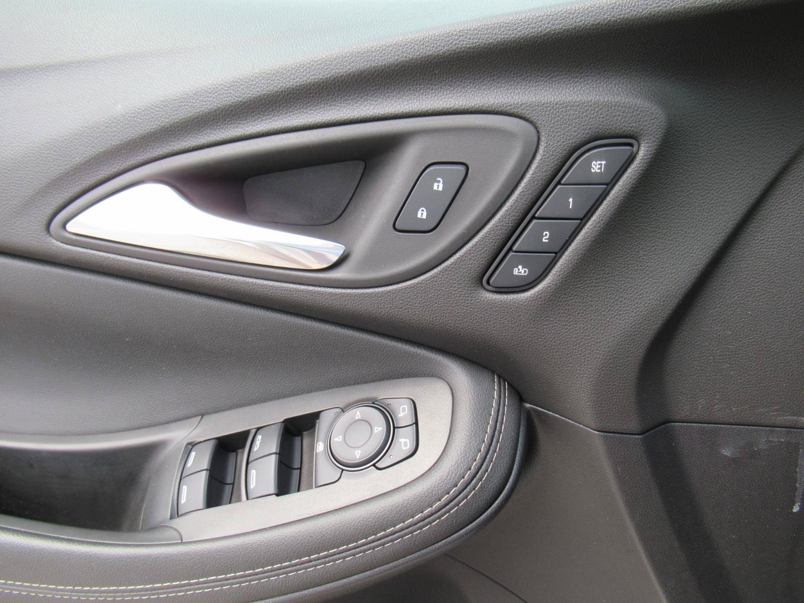 Used 2022 Buick Encore GX Essence FWD image 20