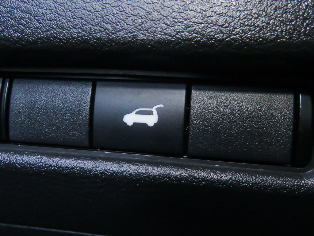 Used 2021 Nissan Rogue SV w/ Premium Package AWD/4WD image 16