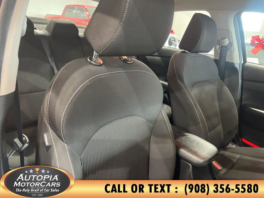 Used 2020 Kia Forte LXS FWD image 13