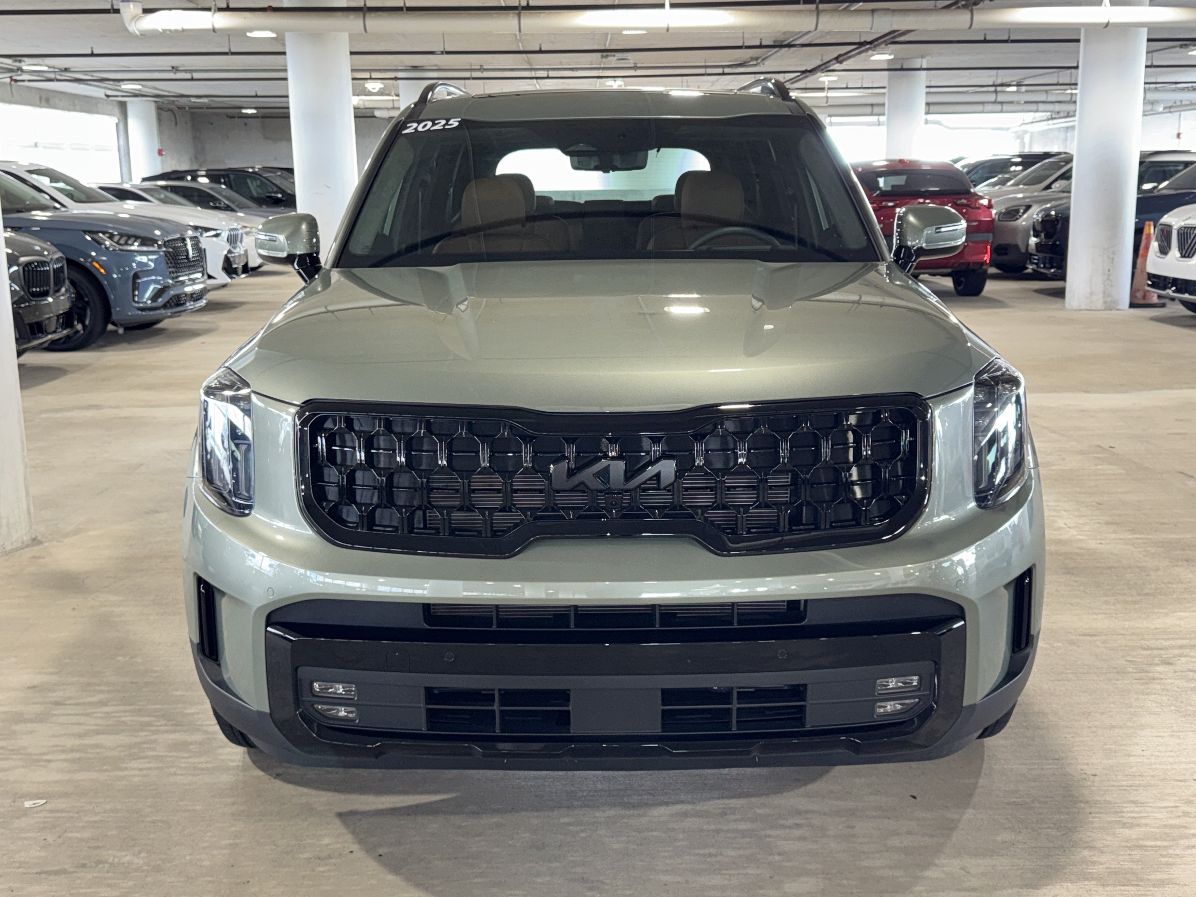 Used 2025 Kia Telluride SX Prestige X-Line AWD/4WD image 3