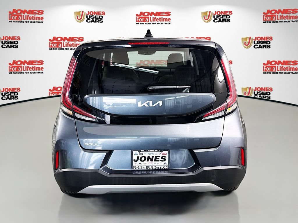 Used 2023 Kia Soul LX w/ LX Technology Package FWD image 13