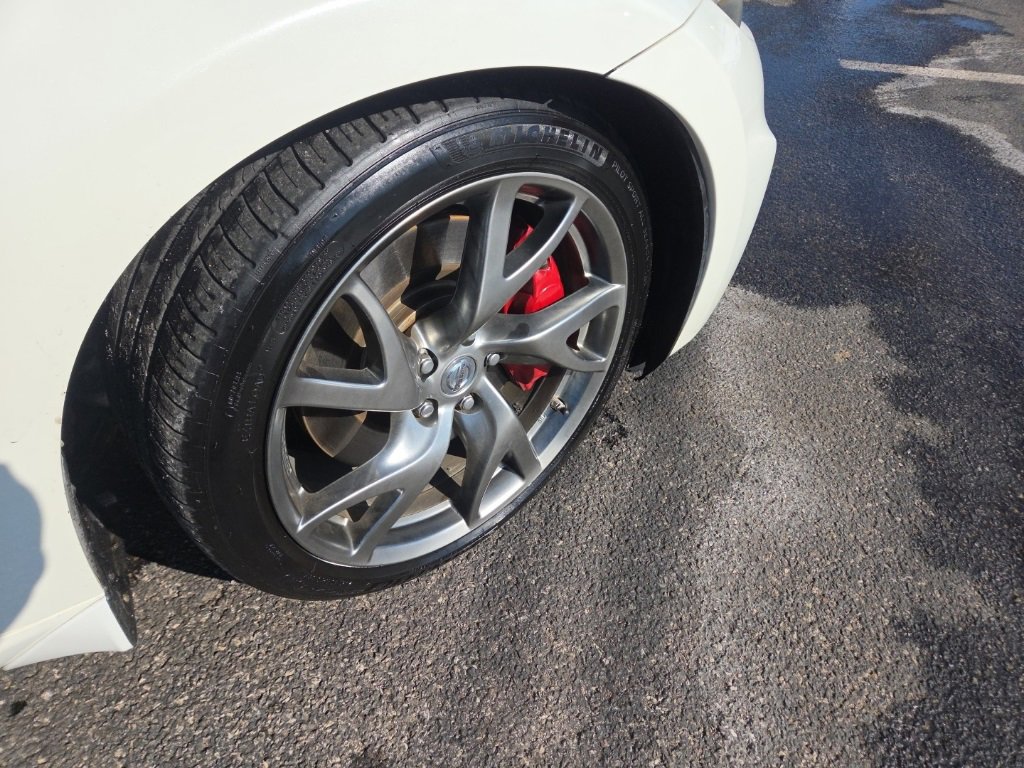 Used 2016 Nissan 370Z w/ Sport Package image 9