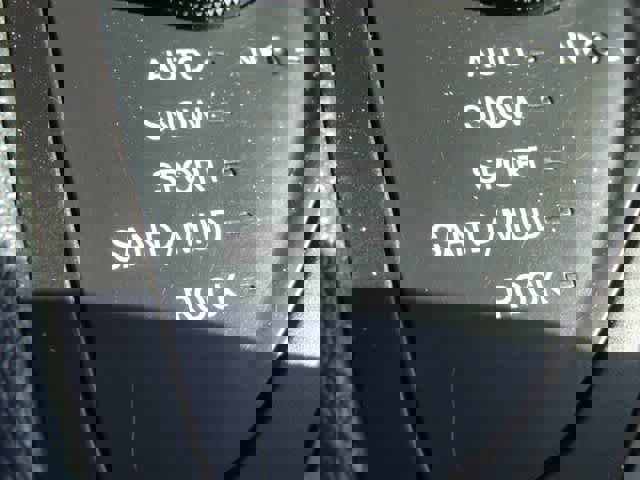 Used 2017 Jeep Cherokee Trailhawk image 17