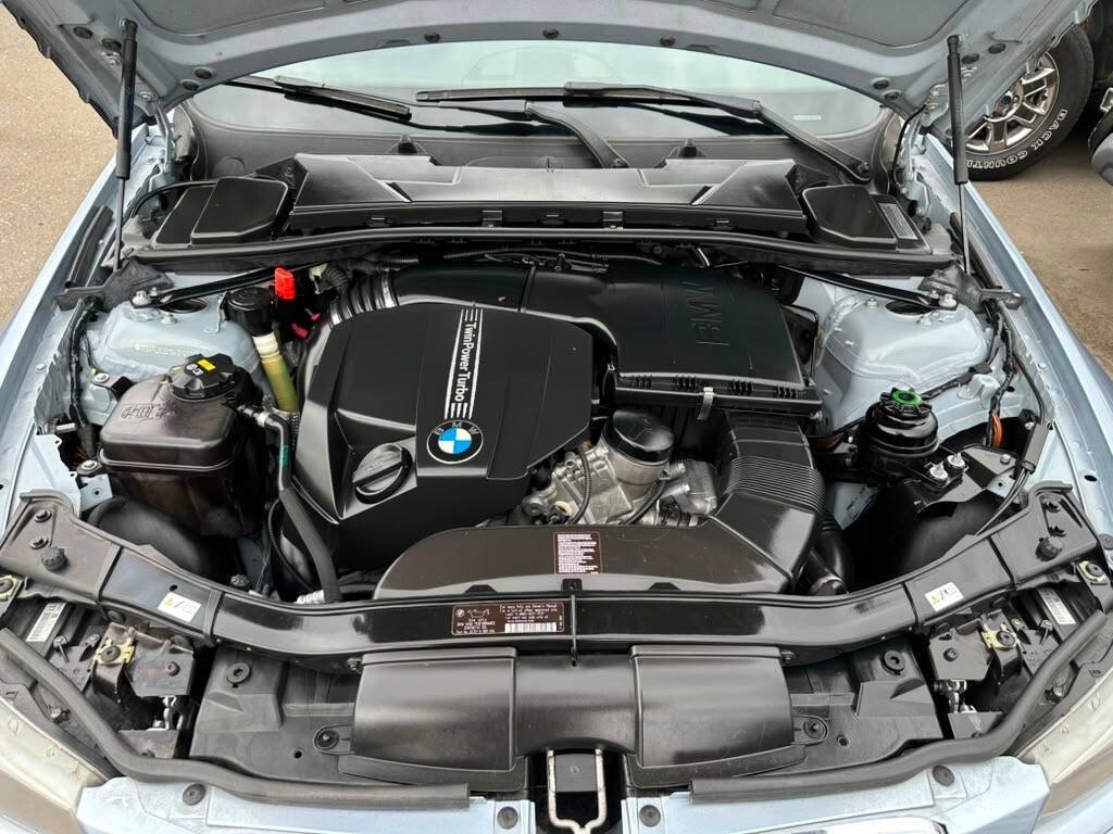 Used 2011 BMW 335i xDrive Sedan AWD/4WD image 18