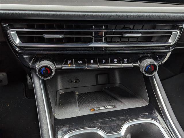 Used 2025 Chevrolet Traverse LT image 13