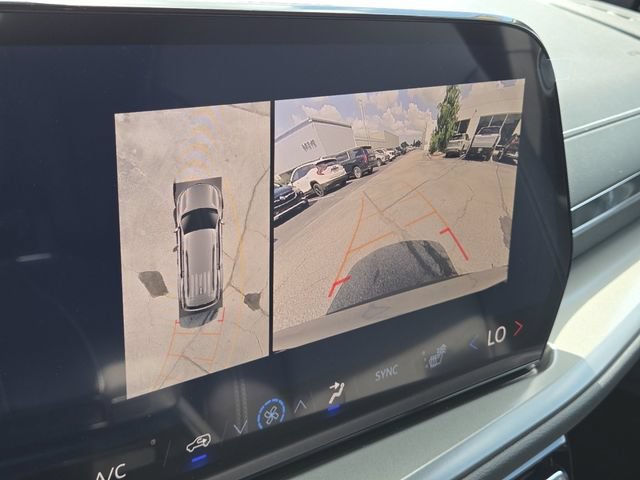New 2027 Chevrolet Traverse LT w/ Driver Confidence Package AWD/4WD image 9