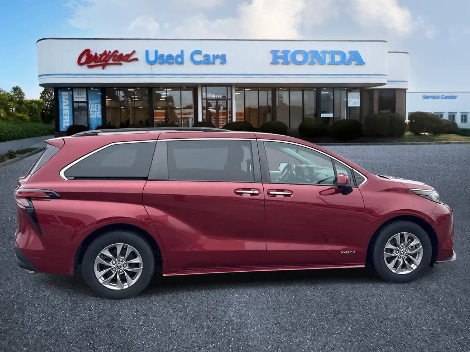 Used 2021 Toyota Sienna XLE w/ XLE Plus Package image 6