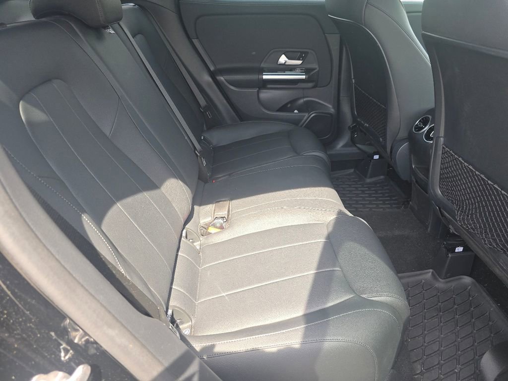 Certified 2022 Mercedes-Benz GLA 250 4MATIC image 19